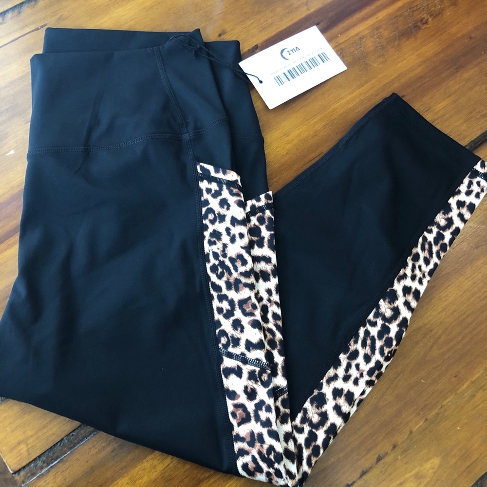 NWT Zyia leopard brilliant capris
